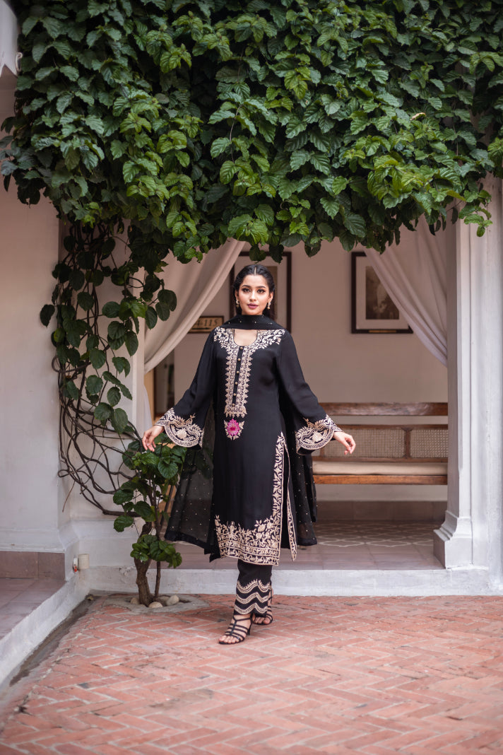 AZRA CREPE KURTA SET